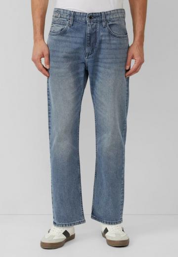 Прямые джинсы