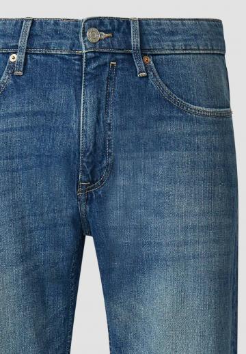 Прямые джинсы