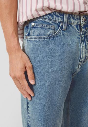 Прямые джинсы