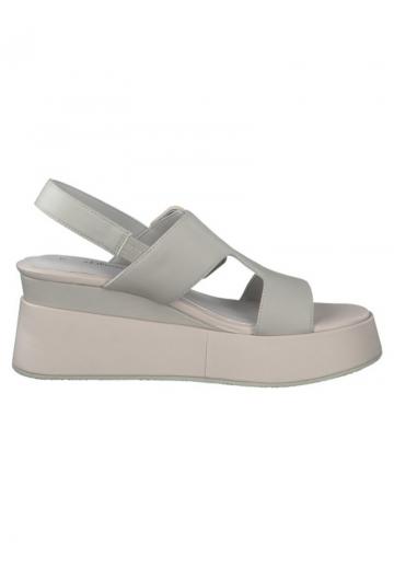 Босоножки на танкетке