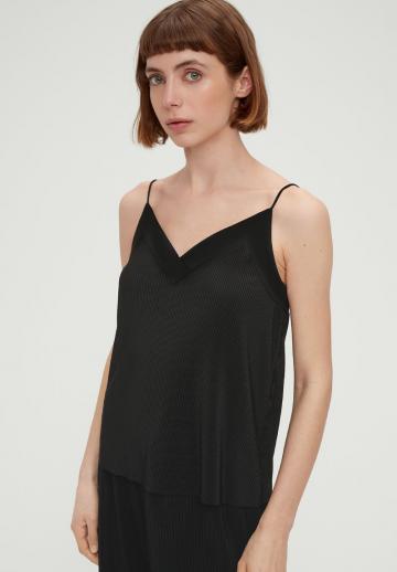 Топ на бретельках