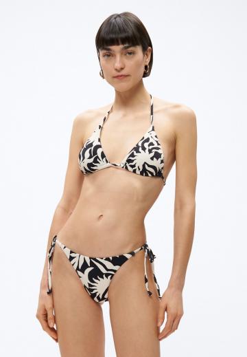 Треугольное бикини