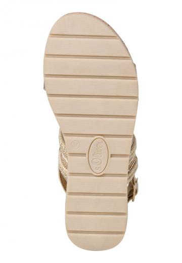 Босоножки на танкетке