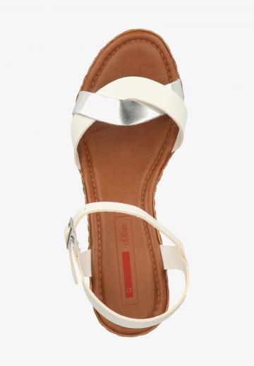 Босоножки на танкетке