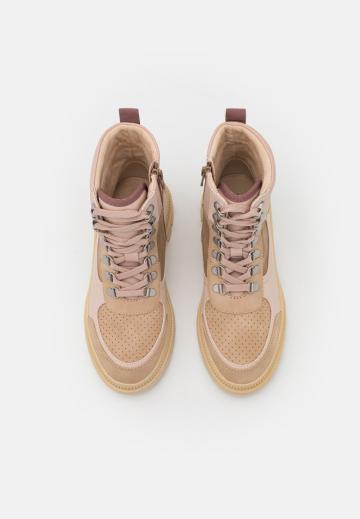 Полусапожки на платформе