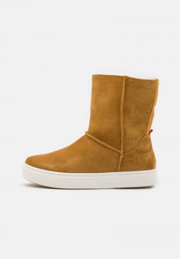 Зимние ботинки