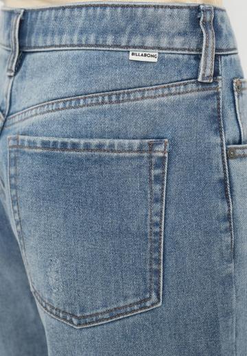 Клешеные джинсы