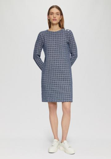 Вязаное платье