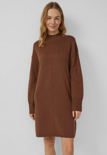 Вязаное платье