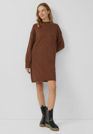 Вязаное платье