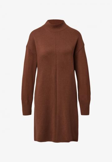 Вязаное платье