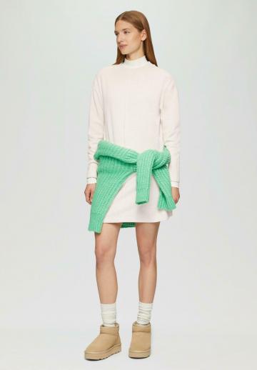 Вязаное платье