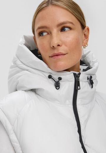 Длинный жилет