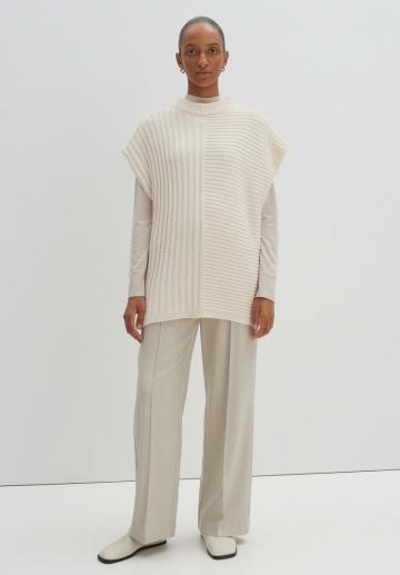 Пуловер без рукавов