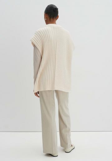 Пуловер без рукавов