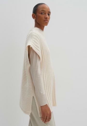 Пуловер без рукавов