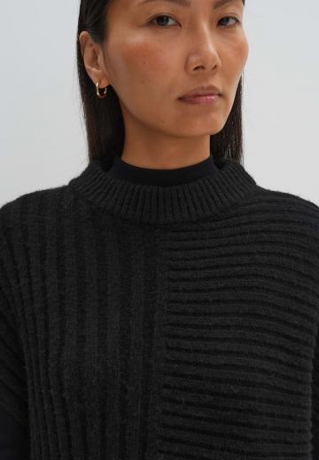 Пуловер без рукавов