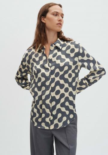 Атласная блузка