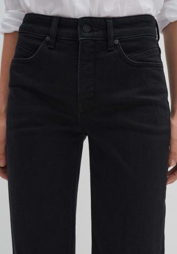 Клешеные джинсы