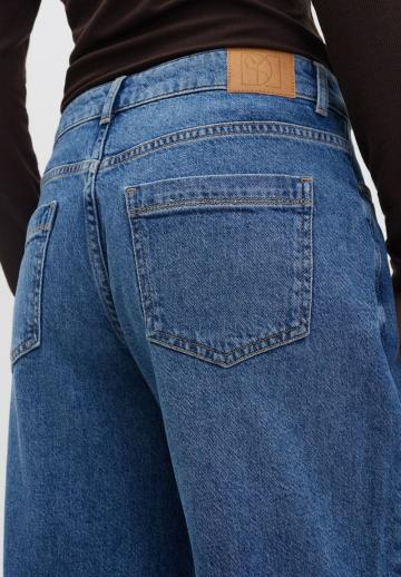 Прямые джинсы