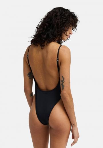 Слитный купальник