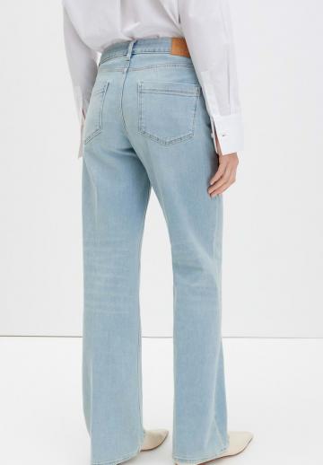 Прямые джинсы