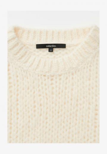 Пуловер с рукавом три четверти