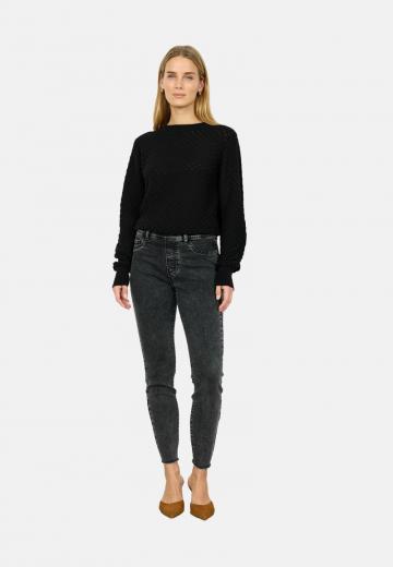 Узкие джинсы