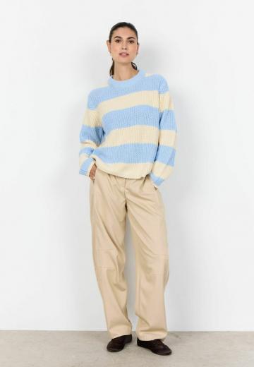 Пуловер в полоску