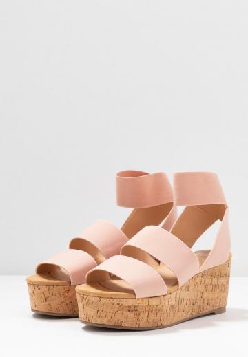 Босоножки на платформе