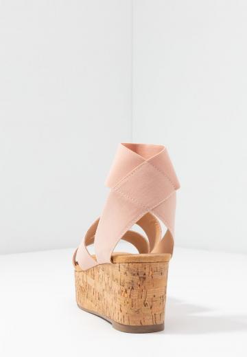 Босоножки на платформе