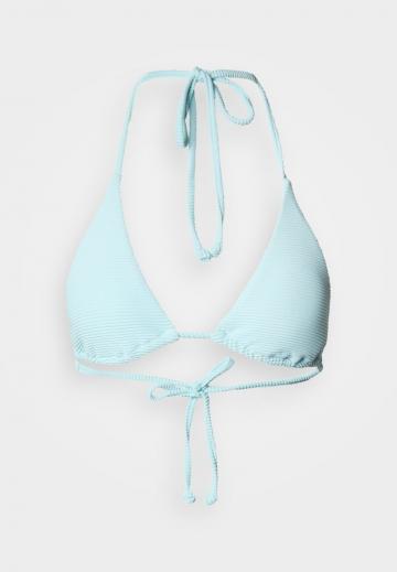 Треугольное бикини