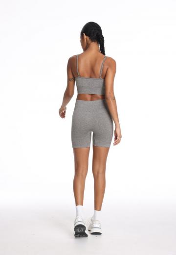 Спортивный топ