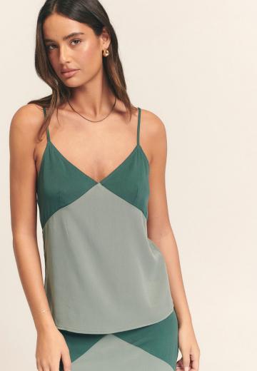 Топ на бретельках