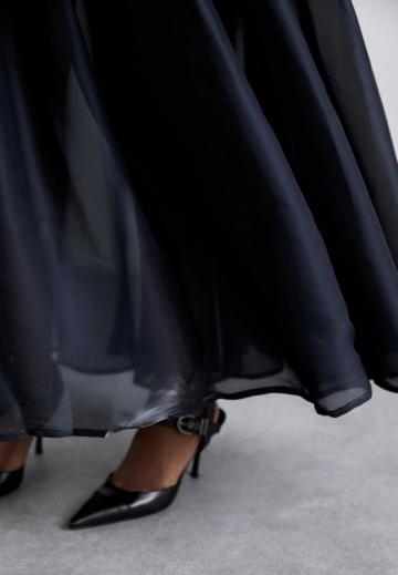 Платье без бретелек