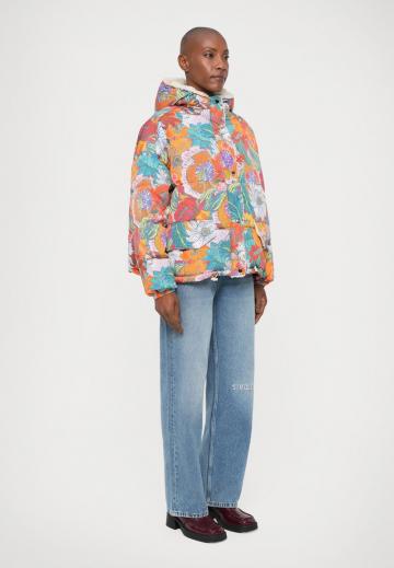 Зимняя куртка