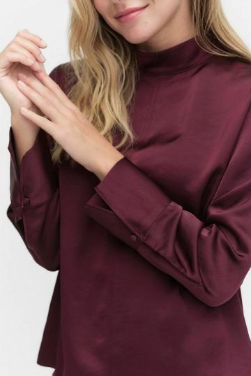 Атласная блузка