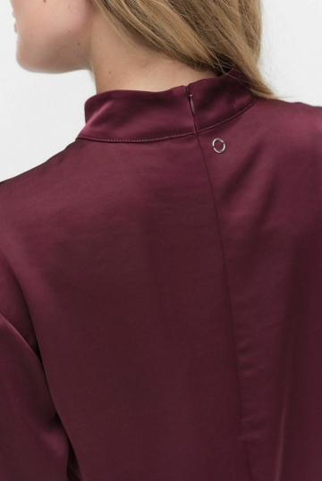 Атласная блузка