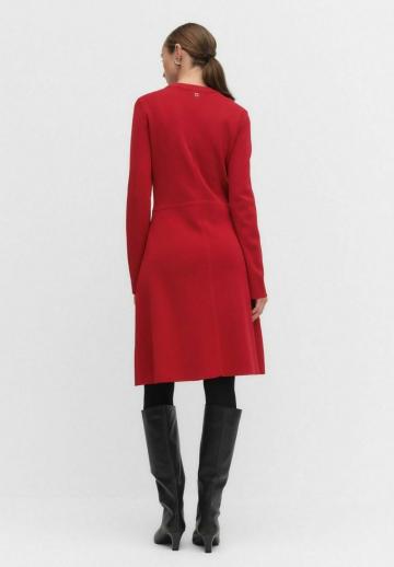 Вязаное платье