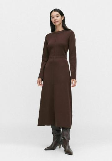 Вязаное платье