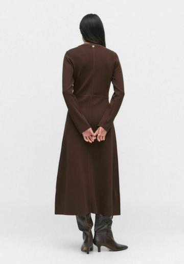 Вязаное платье