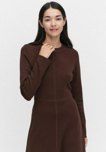 Вязаное платье