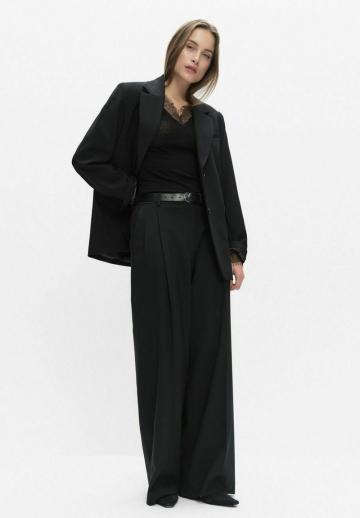 Пуловер с вырезом V