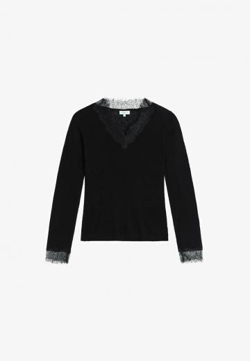 Пуловер с вырезом V
