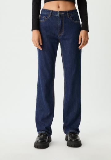 Прямые джинсы