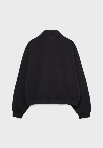 Куртка с накладнымит карманами