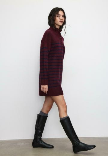 Вязаное платье