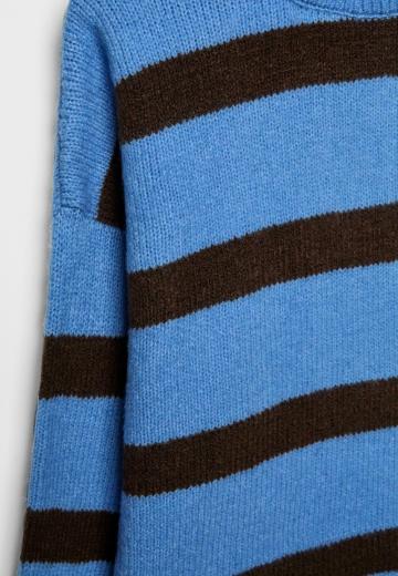 Пуловер в полоску