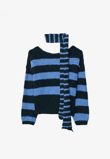 Пуловер в полоску