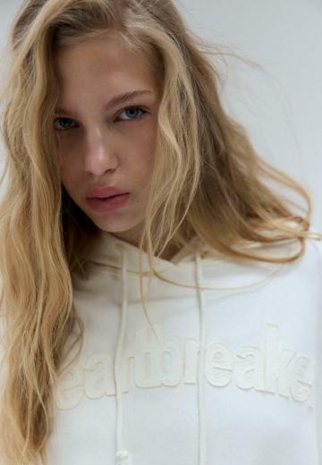 Пуловер с капюшоном